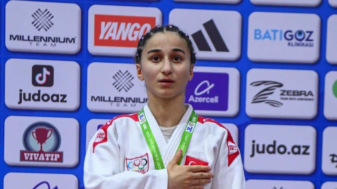 Yağmur'dan Uluslararası Turnuvalarda Çifte Başarı
